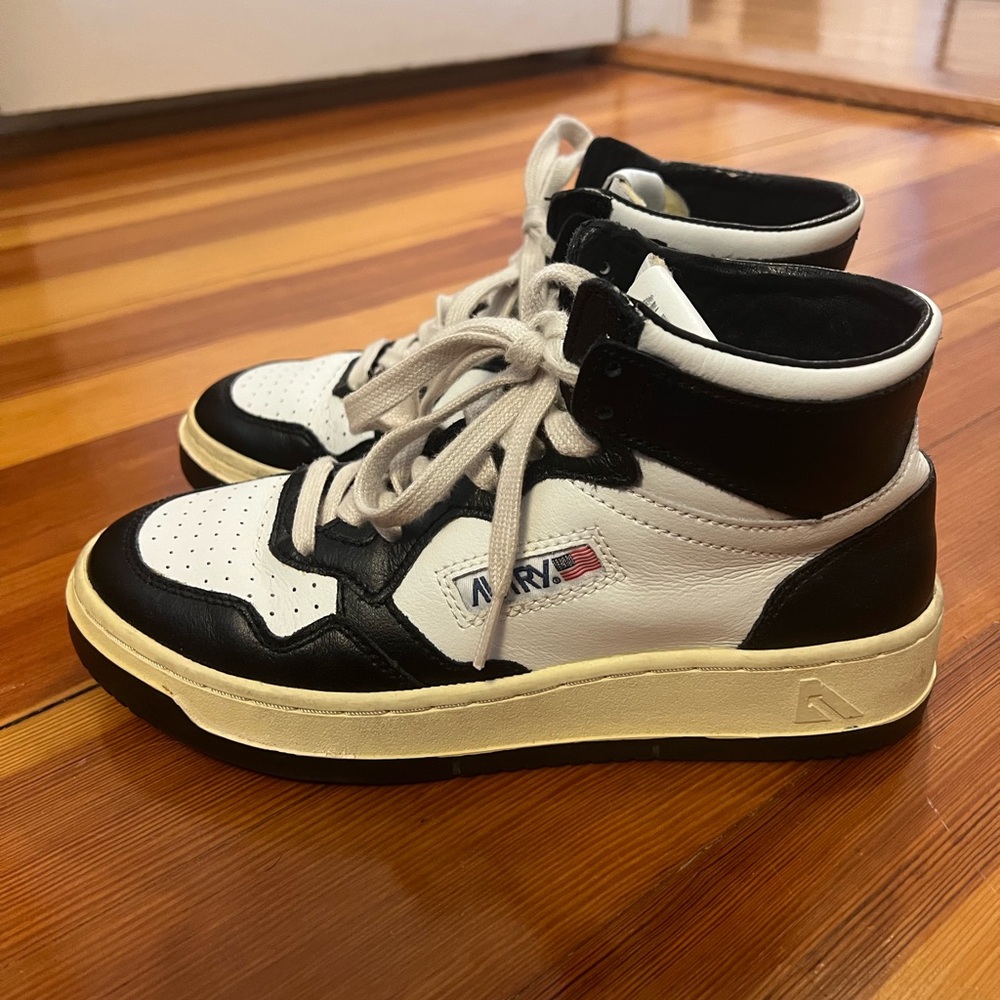 Autry High Top Black and White